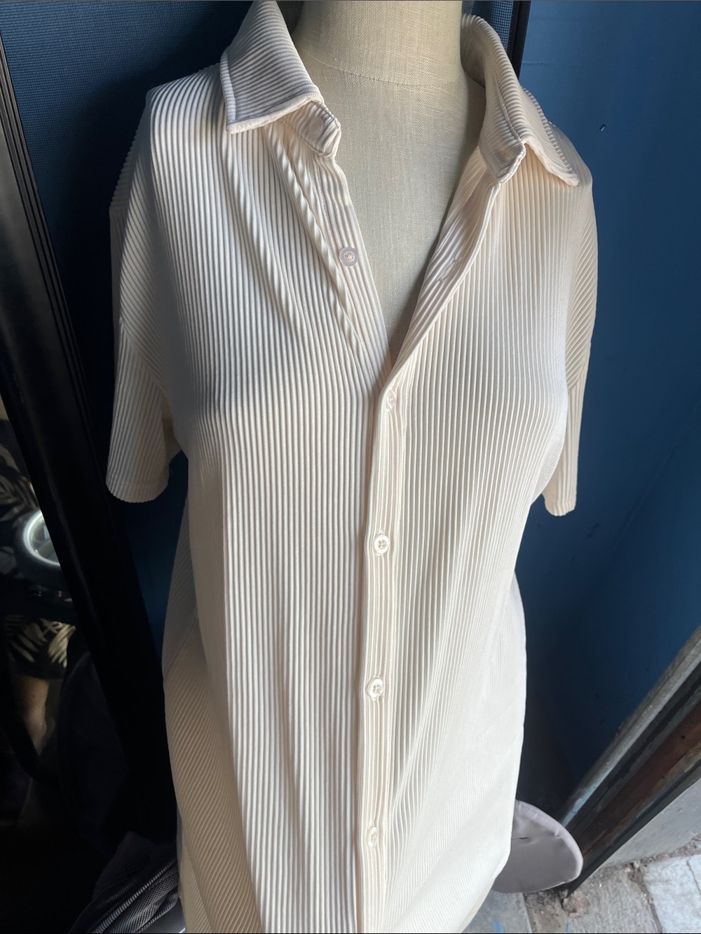 Men's Relaxed Ribbed Button-Down Shirt in Cream